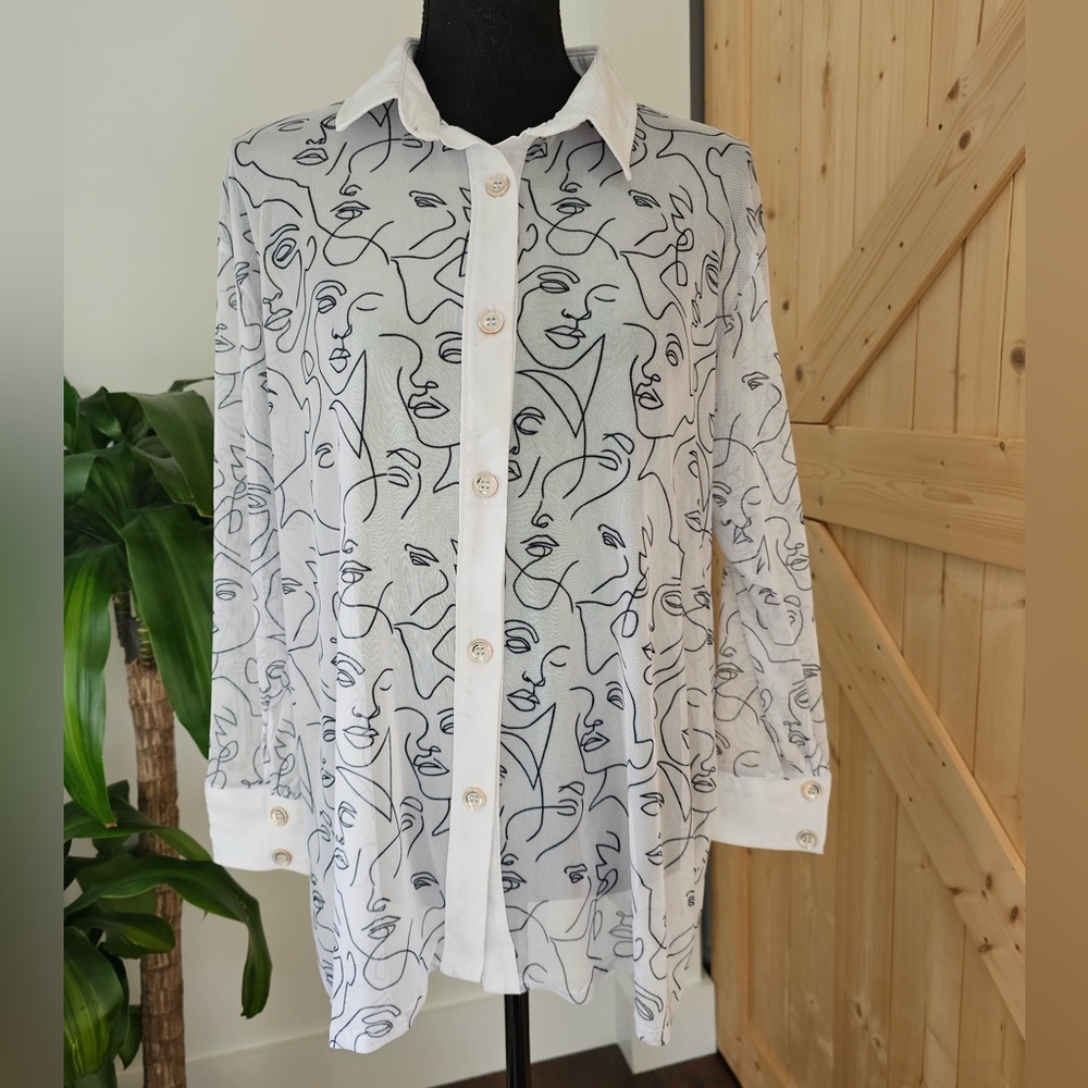 TOUCH ME size 3X (Pit To Pit: 22 in) Women's Artistic Face Print Button-Up Shirt